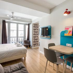 Monolocale for rent for 1.350 € per month in Lyon, Place des Capucins