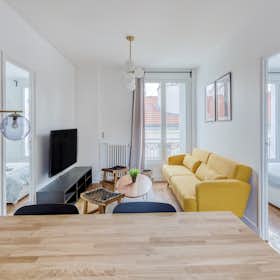 Apartment for rent for €3,300 per month in Paris, Rue Boileau