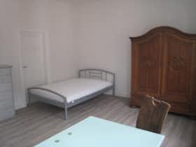 Privé kamer te huur voor € 730 per maand in Frankfurt am Main, Auf der Beun