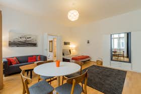 Apartment for rent for €1,400 per month in Berlin, Zehdenicker Straße