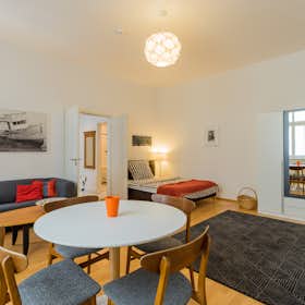 Apartment for rent for €1,400 per month in Berlin, Zehdenicker Straße