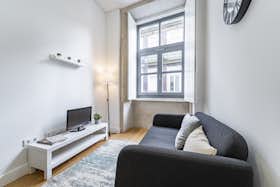 Apartment for rent for €1,400 per month in Porto, Rua Formosa