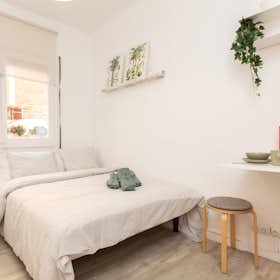 Studio for rent for €825 per month in Barcelona, Passatge de Costa