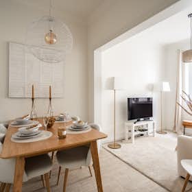 Apartment for rent for €2,400 per month in Lisbon, Rua António Maria Baptista