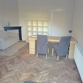 Private room for rent for €555 per month in Hengelo, Oldenzaalsestraat