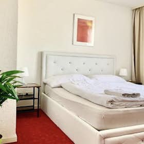 WG-Zimmer for rent for 1.341 € per month in Pratteln, Krummeneichstrasse
