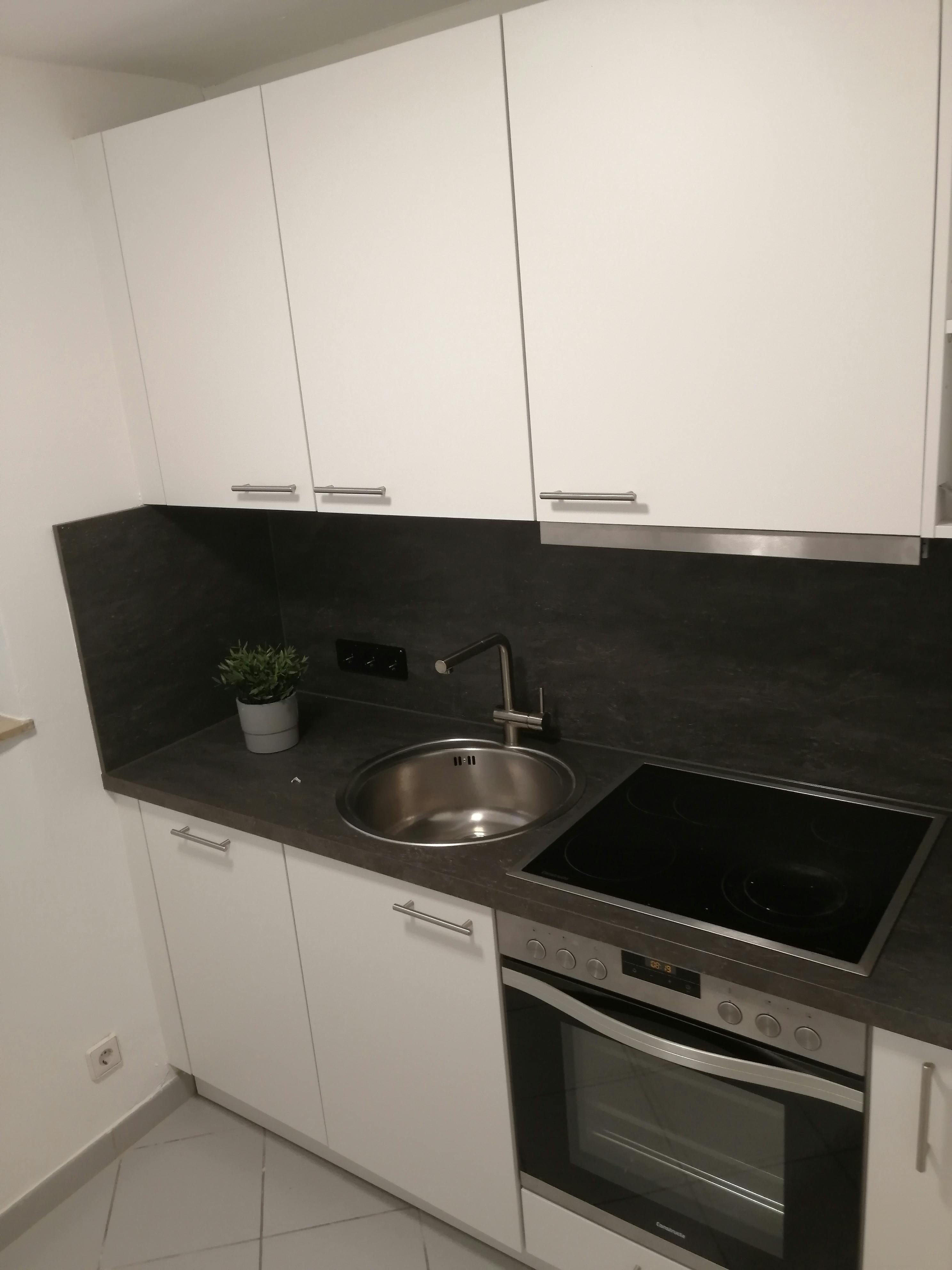 Apartment for rent for €1,100 per month in Asperg, Osterholzstraße