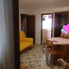 Apartment for rent for €1,100 per month in Valencia, Calle Manzanera