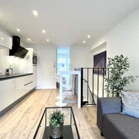 Lägenhet att hyra för 1 895 € i månaden i Rotterdam, Vrouw-Jannestraat
