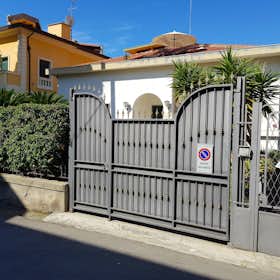 House for rent for €3,600 per month in San Remo, Via Privata Marinella