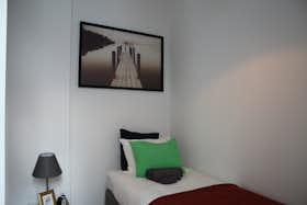 单间公寓 正在以 €800 的月租出租，其位于 Schaerbeek, Rue du Noyer