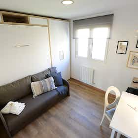 Private room for rent for €575 per month in Bilbao, Zabalbide kalea