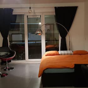 Studio for rent for €890 per month in Koekelberg, Avenue du Château