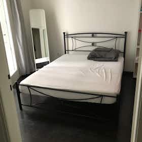 Apartamento en alquiler por 350 € al mes en Athens, Liosion