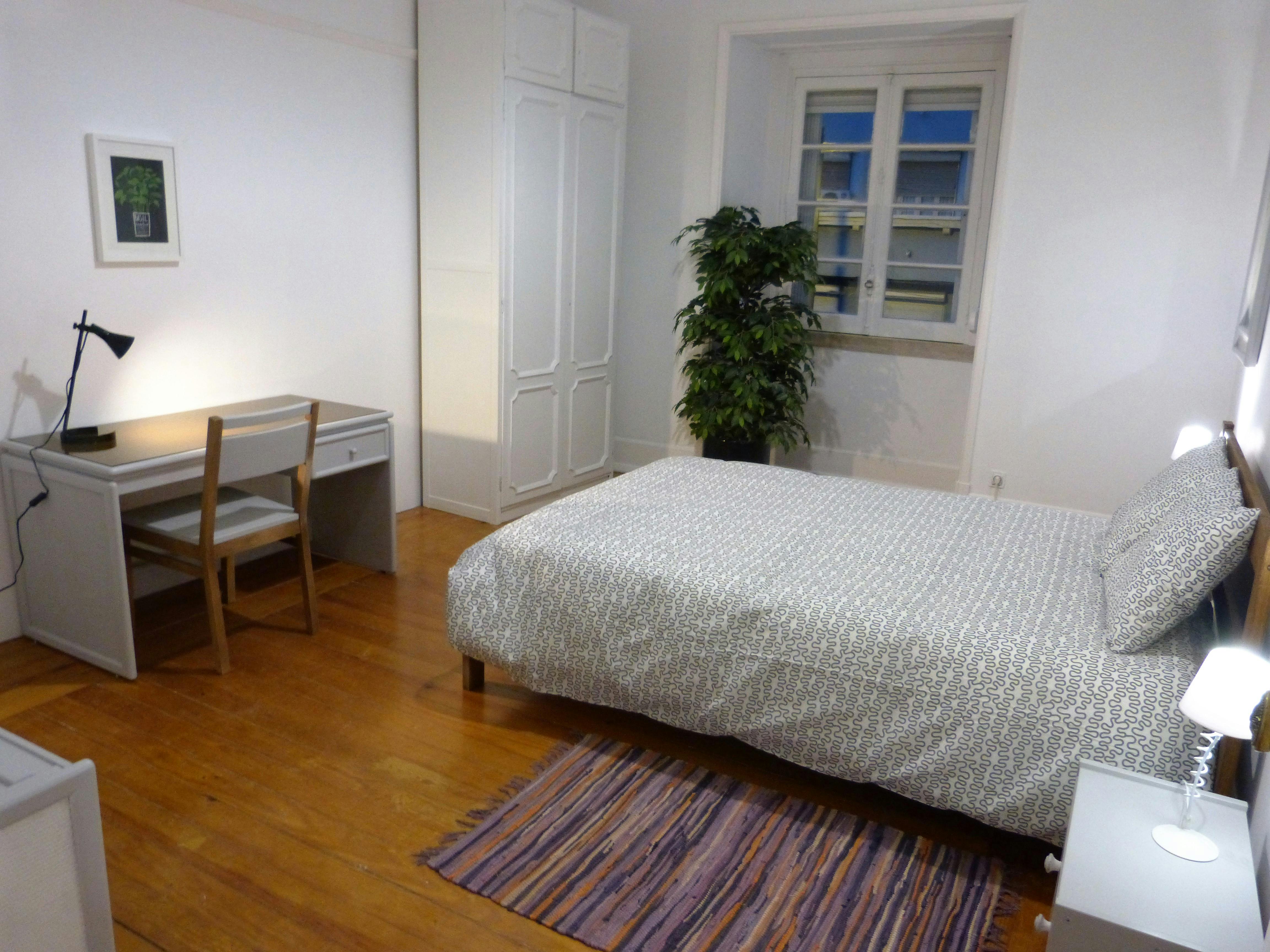 Avenida Praia da Vitória, Lisbon preview