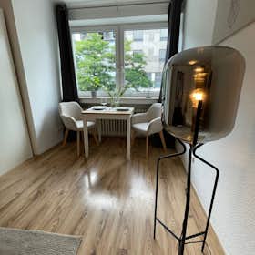 Apartment for rent for €690 per month in Düsseldorf, Hoffeldstraße