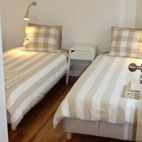 Apartment for rent for €1,250 per month in Porto, Praça de Pedro Nunes