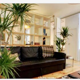 Apartment for rent for €2,200 per month in Madrid, Calle de San Blas