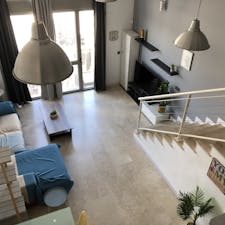 Apartment for rent for €1,250 per month in Madrid, Calle Laguna del Marquesado
