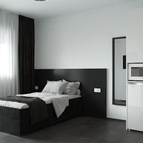 Apartament de închiriat pentru 1.095 EUR pe lună în Offenbach, Mühlheimer Straße