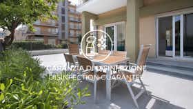 Apartment for rent for €2,000 per month in San Bartolomeo al Mare, Via Cristoforo Colombo