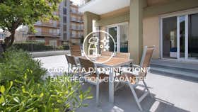 Wohnung zu mieten für 2.066 € pro Monat in San Bartolomeo al Mare, Via Cristoforo Colombo