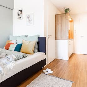单间公寓 正在以 €1,925 的月租出租，其位于 Munich, Hanebergstraße