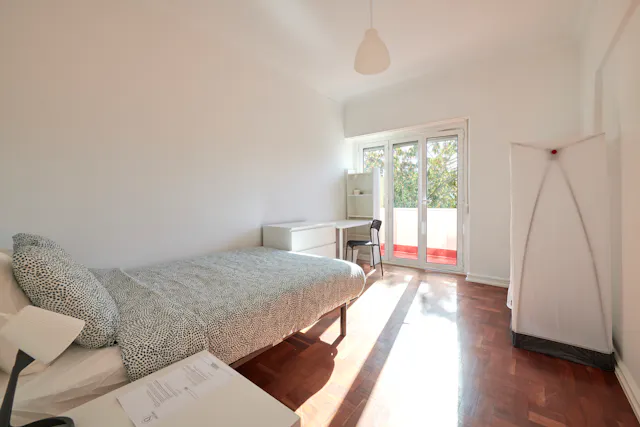 Private room in Avenida Elias Garcia, Lisbon (1136188) room image 1