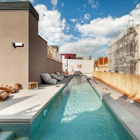 Apartment for rent for €3,957 per month in Barcelona, Carrer de Josep Torres