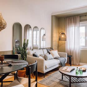 Apartment for rent for €3,417 per month in Lisbon, Rua Rodrigues Sampaio