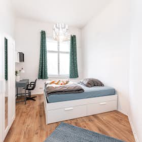Private room for rent for €820 per month in Berlin, Köpenicker Straße