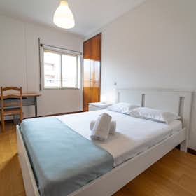 Private room for rent for €375 per month in Braga, Rua Artur Bivar
