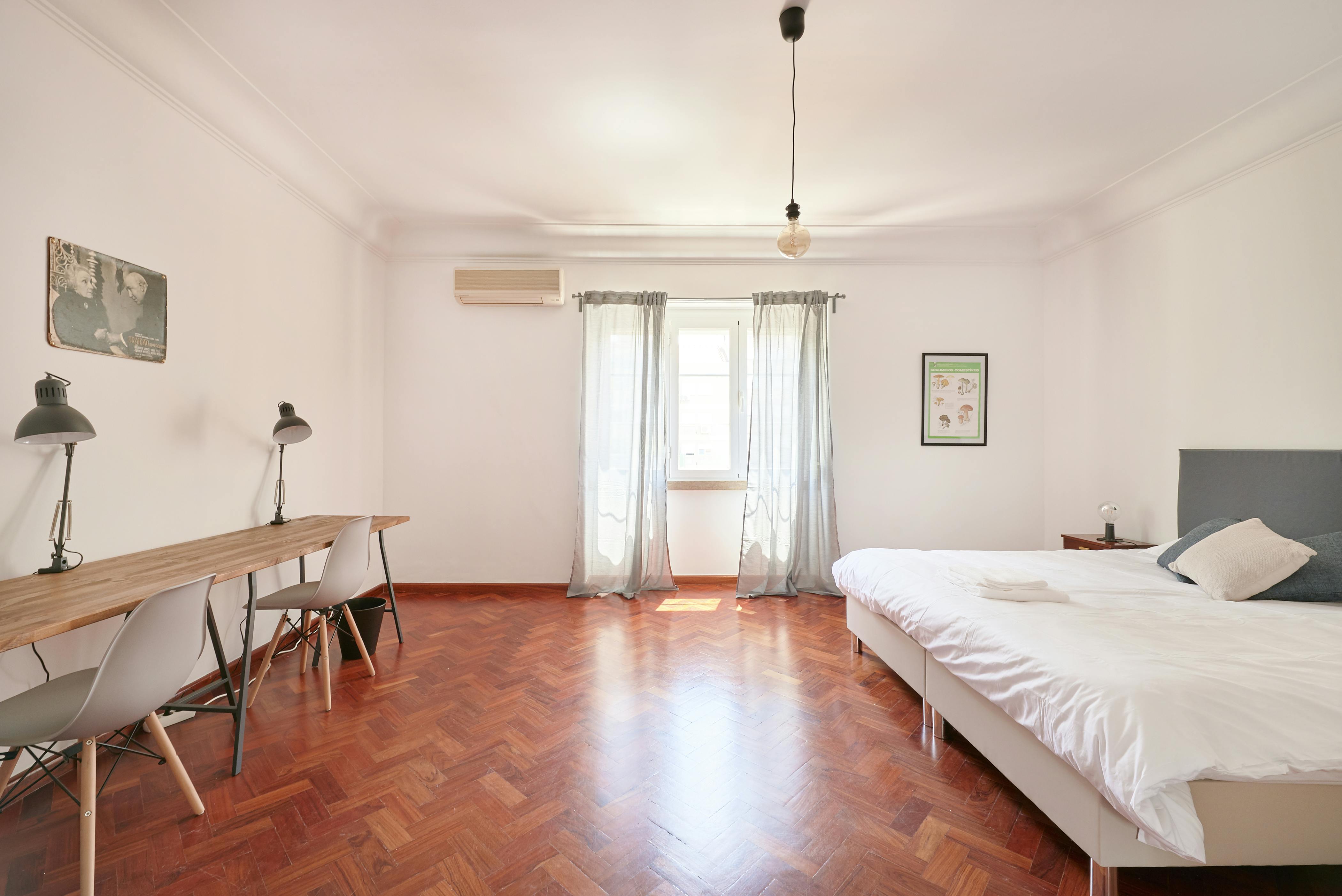 Avenida Luís Bívar, Lisbon preview