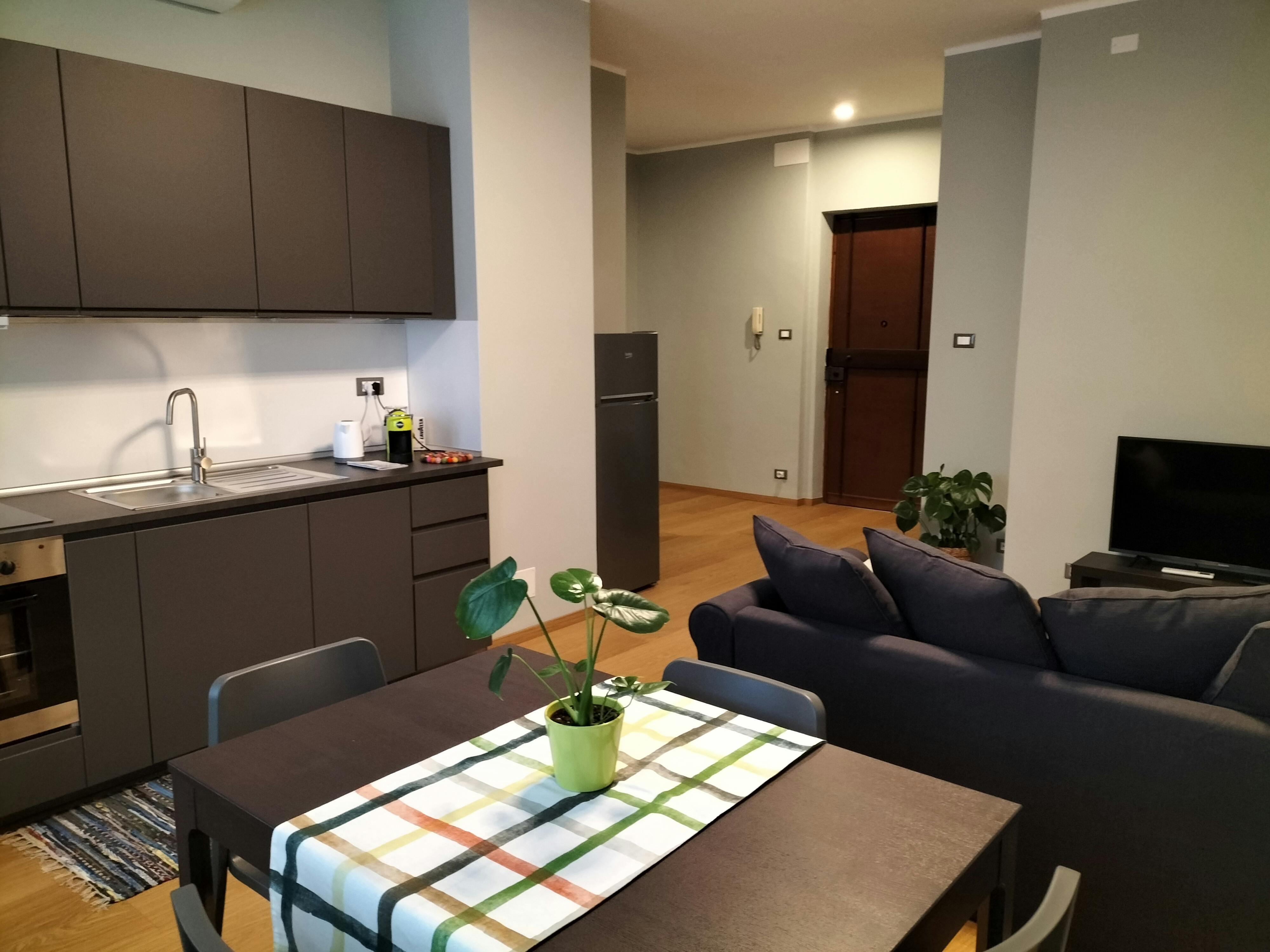 Apartment for rent for €990 per month in Turin, Via Montevideo