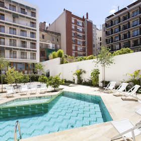 Apartment for rent for €1,850 per month in Barcelona, Carrer de Provença
