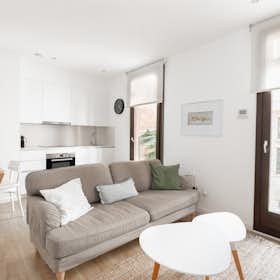 Apartment for rent for €1,540 per month in Barcelona, Carrer dels Consellers