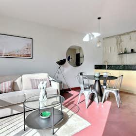 Apartment for rent for €2,650 per month in Paris, Rue Bargue