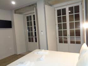 Privé kamer te huur voor € 5.000 per maand in Viana do Castelo, Rua Grande