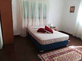 私人房间 正在以 €400 的月租出租，其位于 Ágios Dométios, Odos Eteokleous