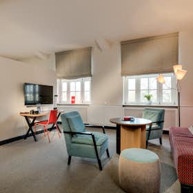 Apartment for rent for €3,570 per month in Hamburg, Schrötteringksweg