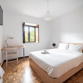 WG-Zimmer for rent for 390 € per month in Braga, Rua da Estrada Nova
