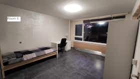 Private room for rent for €999 per month in Capelle aan den IJssel, Wilgenhoek