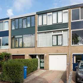 Отдельная комната сдается в аренду за 975 € в месяц в Rotterdam, Paardebloem