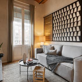 Apartment for rent for €3,177 per month in Barcelona, Carrer de París