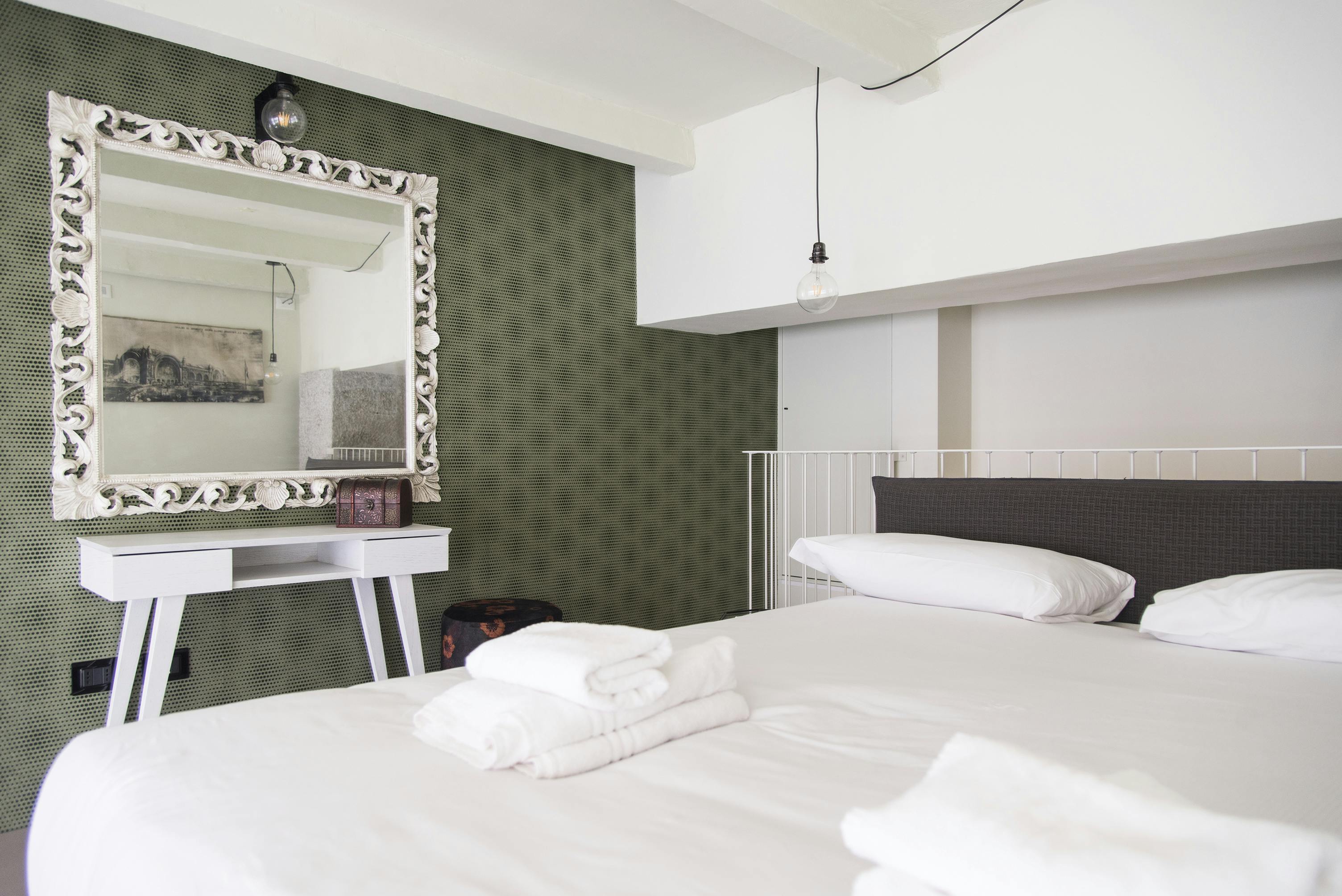 Apartment for rent for €1,882 per month in Milan, Via Lambro