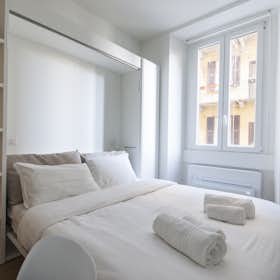 Apartment for rent for €1,430 per month in Milan, Via Amatore Antonio Sciesa