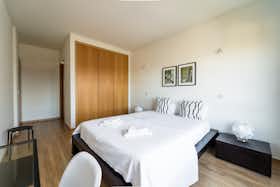 私人房间 正在以 €450 的月租出租，其位于 Braga, Rua Irmãs Missionárias Espírito Santo