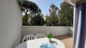 Apartment for rent for €1,200 per month in Lecce, Via Amerigo Vespucci