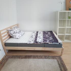 Private room for rent for €550 per month in Vienna, Geblergasse