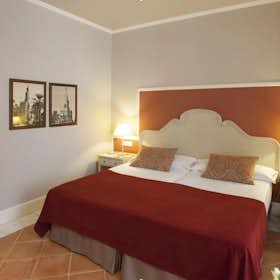 Private room for rent for €3,630 per month in Sevilla, Calle Castelar